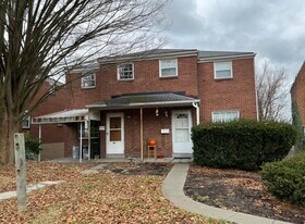 1615 Parkline Dr in Pittsburgh, PA - Building Photo