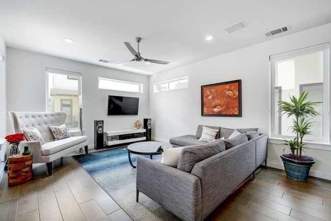 2301 Bluebonnet Ln in Austin, TX - Building Photo - Building Photo