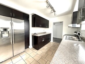 650 Victoria St in London, ON - Building Photo - Building Photo