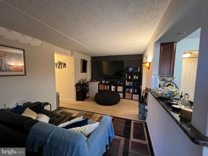 3304 Valley Dr in West Chester, PA - Building Photo - Building Photo