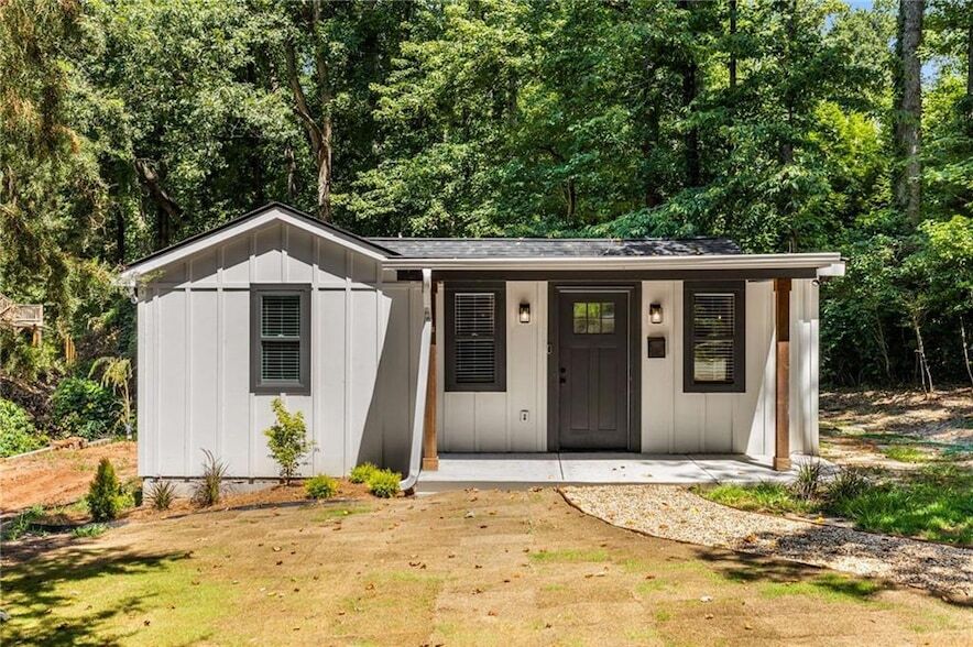 30 Pine Ridge Rd SE in Smyrna, GA - Building Photo