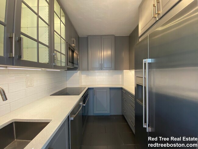 60 Babcock St, Unit 6 in Brookline, MA - Building Photo - Building Photo