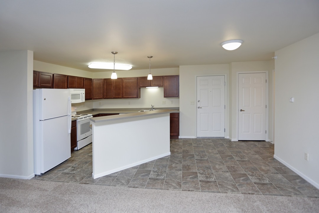 South Park Place Apartments in Dickinson, ND - Foto de edificio