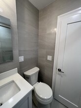 35 Park St, Unit 2 in Brookline, MA - Foto de edificio - Building Photo