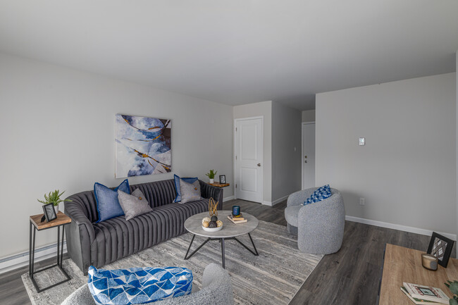 Meadowview Apartments in Pennsville, NJ - Building Photo - Interior Photo