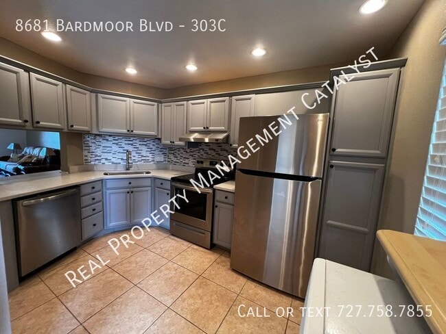 8681 Bardmoor Blvd in Seminole, FL - Building Photo - Building Photo