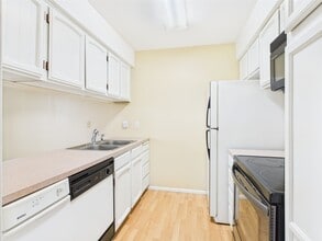 114 Hickory Dr in Fairbanks, AK - Building Photo - Building Photo