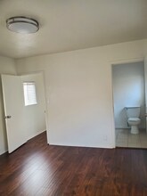 2305 Lemon Ave-Unit -15 in Signal Hill, CA - Building Photo - Building Photo