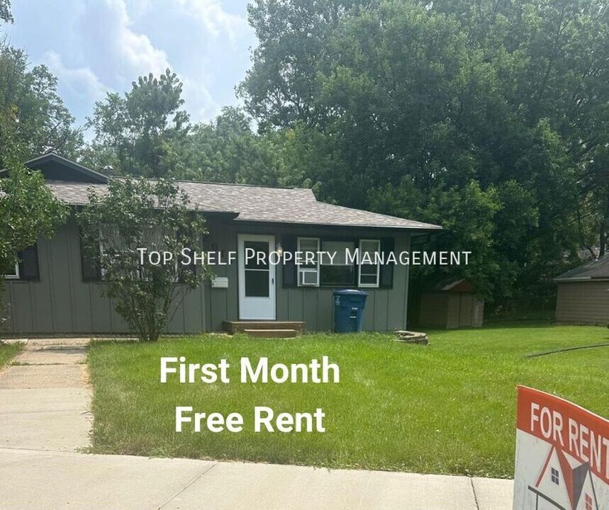 2611 27th Pl in Des Moines, IA - Building Photo