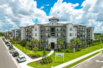 Summerhouse in Lakewood Ranch, FL - Foto de edificio - Building Photo