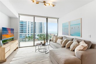 5875 Collins Ave, Unit 903 in Miami, FL - Building Photo - Building Photo