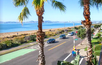 Synergy @ 2019 Shoreline Apartments in Alameda, CA - Foto de edificio - Building Photo