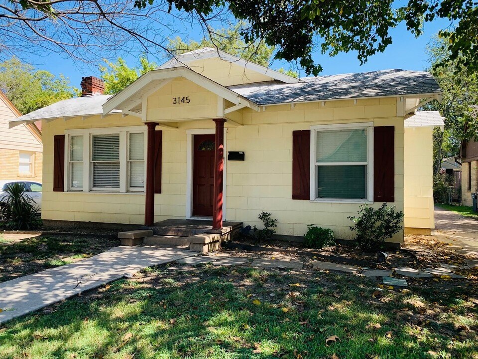 3145 Cockrell Ave in Fort Worth, TX - Building Photo