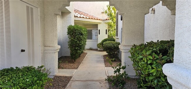 property at 5201 S Torrey Pines Dr