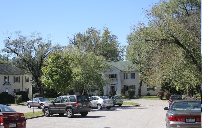 Chilton Manor Apartments in Charleston, WV - Foto de edificio - Building Photo