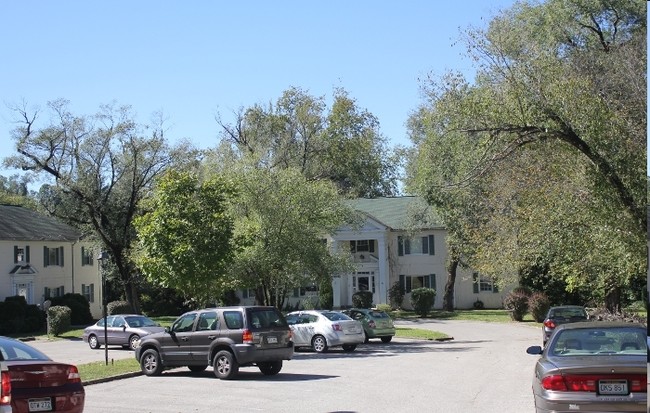 Chilton Manor Apartments in Charleston, WV - Building Photo - Building Photo