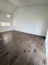 3413 NW 44th St in Lauderdale Lakes, FL - Building Photo - Building Photo