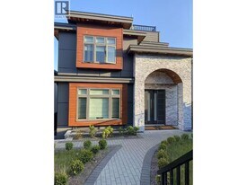 3254 E 6th Ave in Vancouver, BC - Building Photo