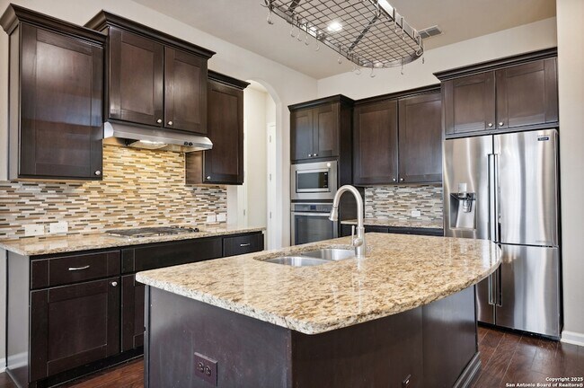 property at 4923 Country Cv