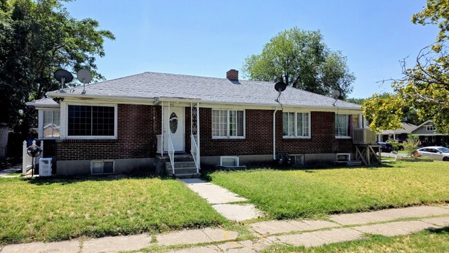 property at 911 22nd St