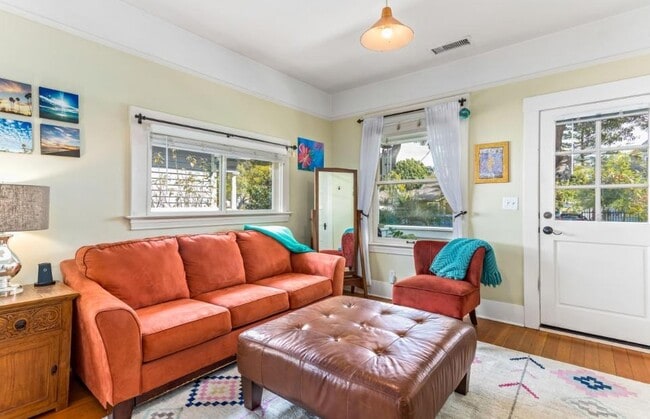 408 W Ortega St in Santa Barbara, CA - Building Photo - Building Photo