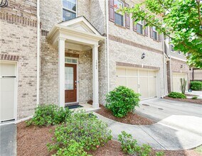 1984 Silver Birch Dr in Smyrna, GA - Building Photo - Building Photo
