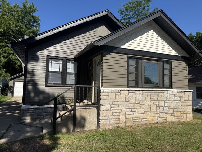 property at 308 N Johnston Ave
