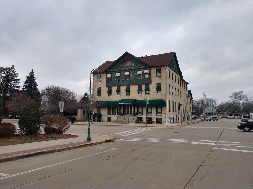 204 W Main St in Whitewater, WI - Building Photo