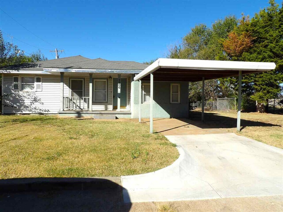 2906 NW 19th St in Lawton, OK - Building Photo