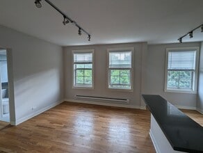 2430 N Kedzie Blvd, Unit 202 in Chicago, IL - Foto de edificio - Building Photo