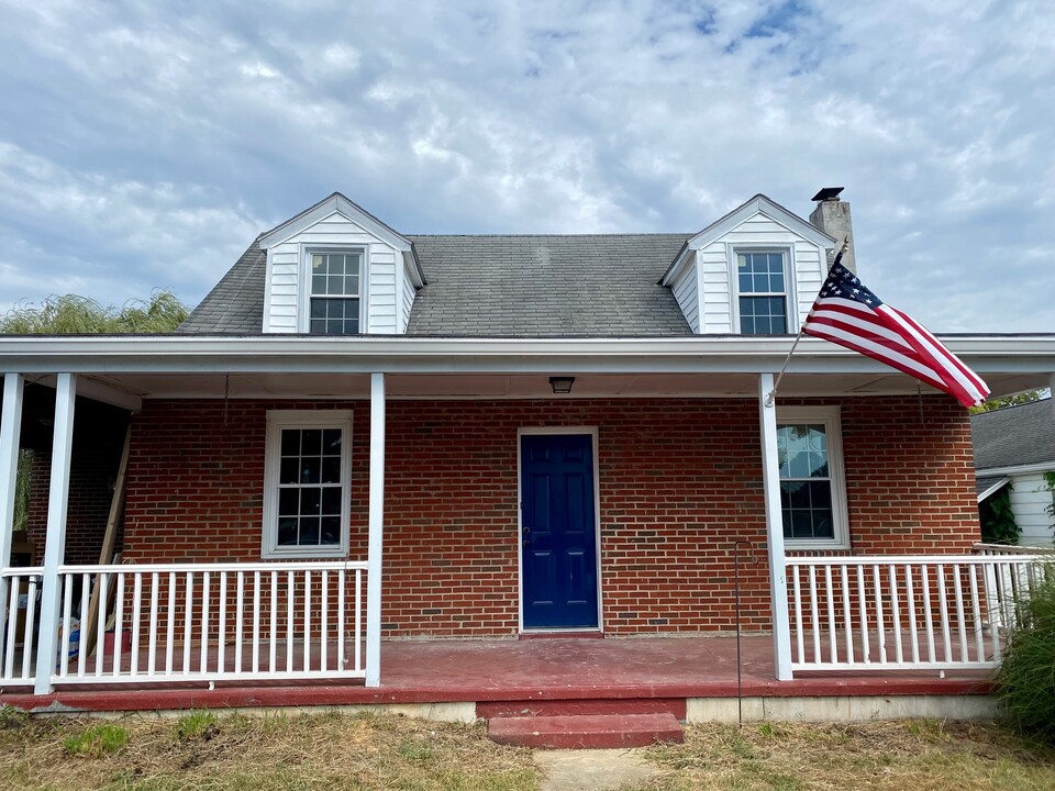 11 N Colonial Dr in Hagerstown, MD - Building Photo