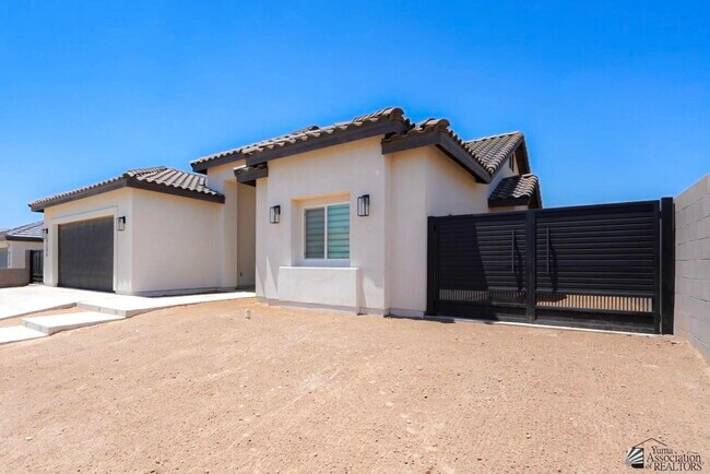 4186 E San Francisco St in San Luis, AZ - Building Photo - Building Photo