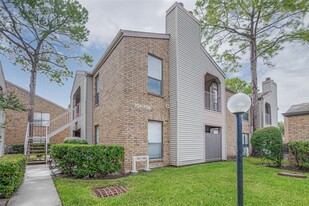 2025 Augusta Dr in Houston, TX - Building Photo