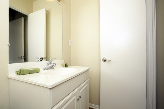 Villa Pacific Townhomes