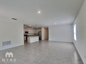 6963 Shelby Lynn Way in Zephyrhills, FL - Building Photo - Building Photo