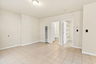 518 W MacArthur Blvd in Oakland, CA - Building Photo - Building Photo