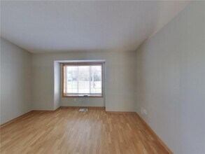 2739 Zumbrota Cir NE in Minneapolis, MN - Building Photo - Building Photo