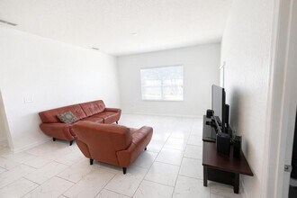 1003 Mystery Cir in Davenport, FL - Building Photo - Building Photo