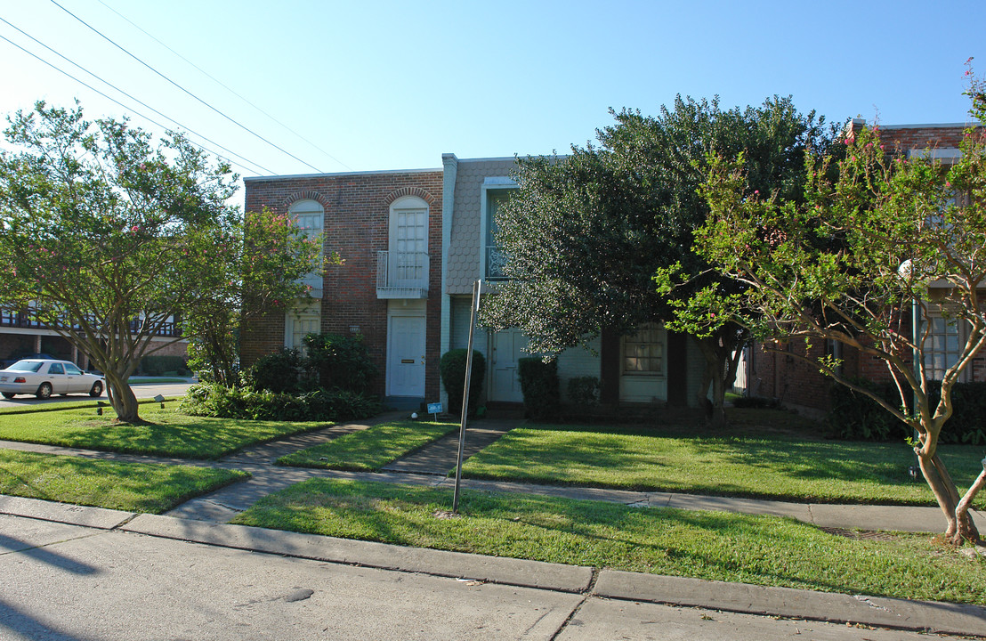 4000 Georgetown Dr in Metairie, LA - Building Photo