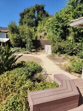 5515 Lake Lindero Dr in Agoura Hills, CA - Foto de edificio - Building Photo