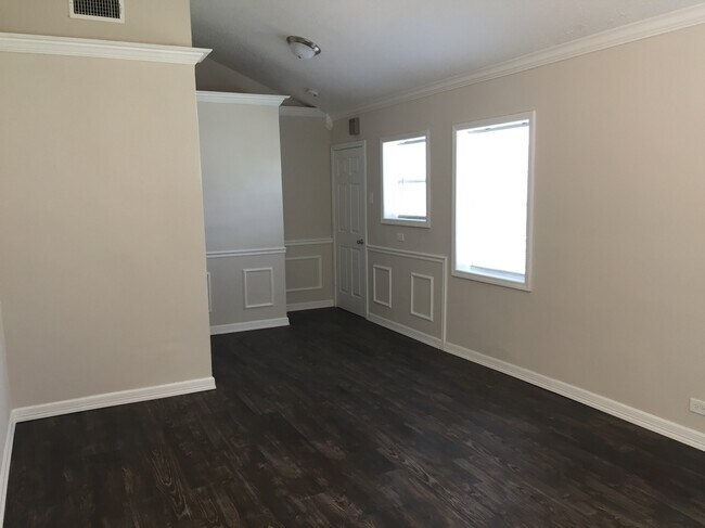 10211 Galway Dr in Dallas, TX - Building Photo - Building Photo