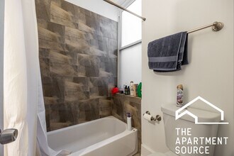 1822 S Throop St, Unit 2F in Chicago, IL - Building Photo - Building Photo