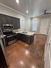 305 W Second St in Lafayette, LA - Foto de edificio - Building Photo