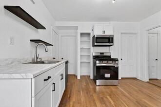 166 Elliot St in Newton, MA - Building Photo - Building Photo