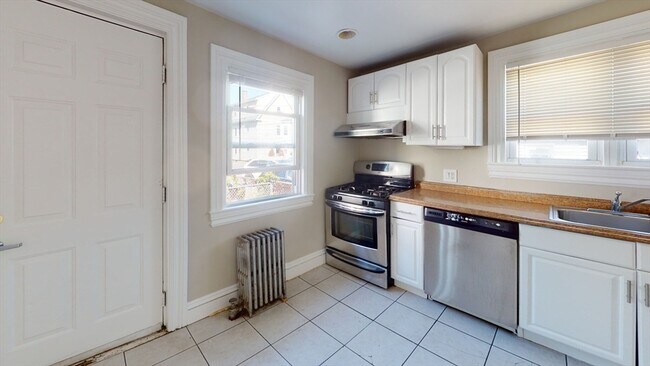18-20 Kelley Ct, Unit 18 in Boston, MA - Building Photo - Building Photo