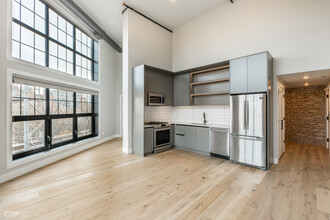 663 N Sangamon St, Unit 410 in Chicago, IL - Building Photo - Building Photo