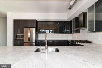 1125 Sansom St, Unit 2B-604 in Philadelphia, PA - Building Photo - Building Photo