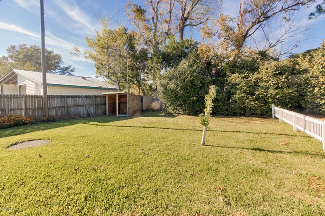 1639 Live Oak St in Beaufort, NC - Building Photo - Building Photo