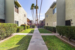 4610 N 68th St in Scottsdale, AZ - Building Photo