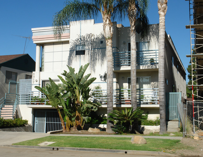 4517 Vista Del Monte Ave in Van Nuys, CA - Building Photo - Building Photo